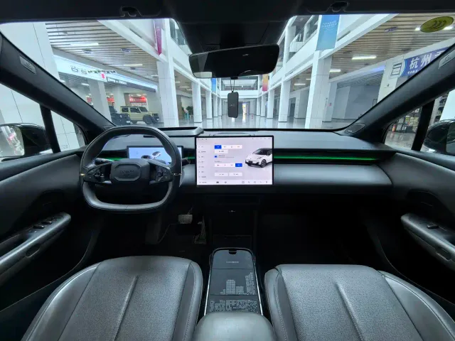 Lynk & Co Z20 — Фото автомобиля 12