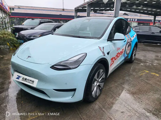 Фотография автомобиля — Tesla Model Y
