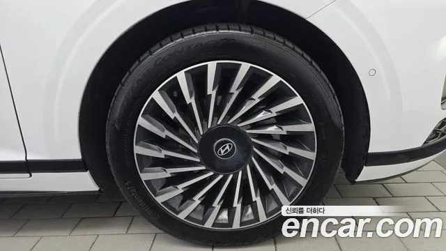 Hyundai Grandeur GN7 — Фото автомобиля 6
