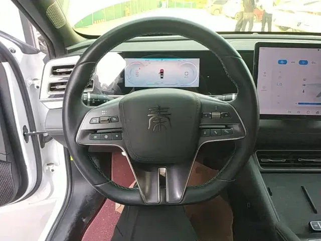 BYD Qin L — Фото автомобиля 10