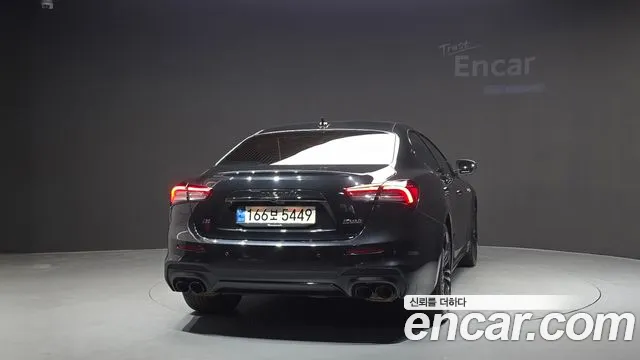 Maserati Ghibli — Фото автомобиля 4