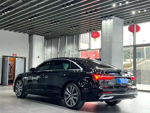 Audi A6L — Фото автомобиля 9