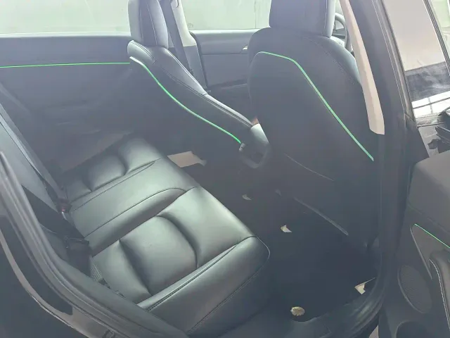 Tesla Model 3 — Фото автомобиля 11