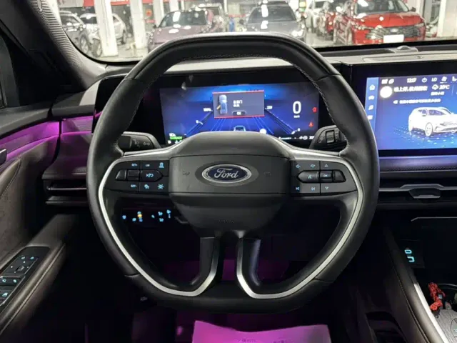 Ford Edge — Фото автомобиля 5