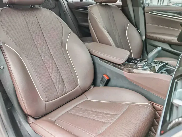BMW 5 Series — Фото автомобиля 17