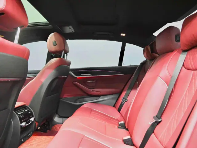 BMW 5 Series — Фото автомобиля 15