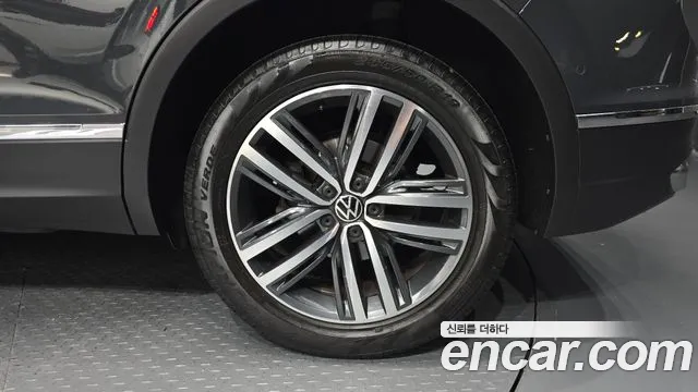 Volkswagen Tiguan Tiguan 2 поколение 2.0 TDI Prestige — Фото автомобиля 5