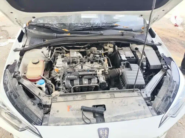 Roewe i5 — Фото автомобиля 9