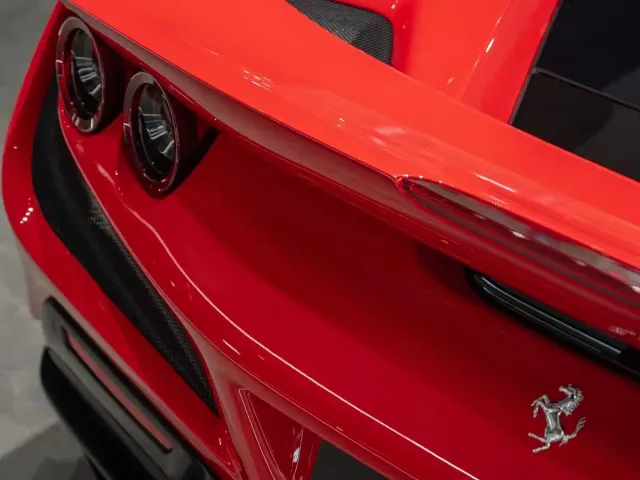 Ferrari F8 — Фото автомобиля 10