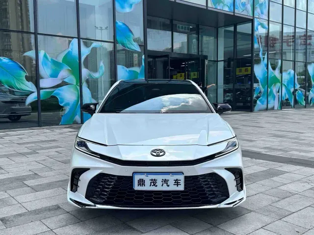 Toyota Camry — Фото автомобиля 2