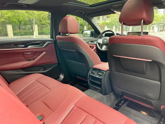 BMW 5 Series — Фото автомобиля 15