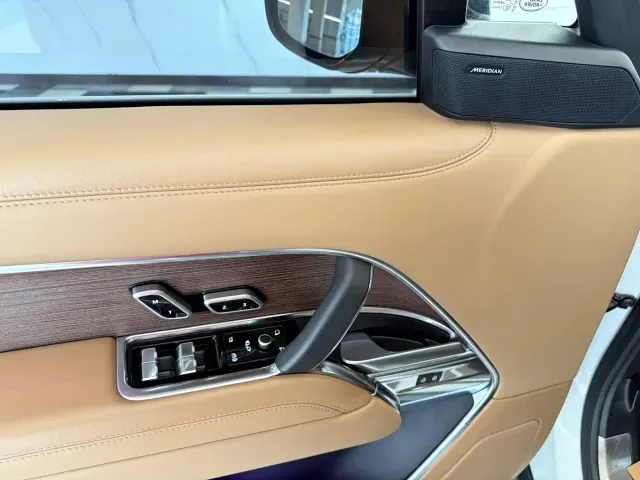 Land Rover Range Rover — Фото автомобиля 8