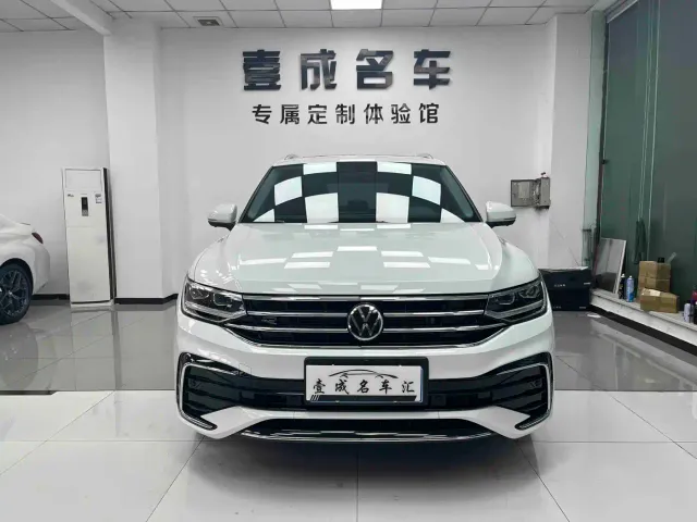 Volkswagen Tiguan L — Фото автомобиля 2