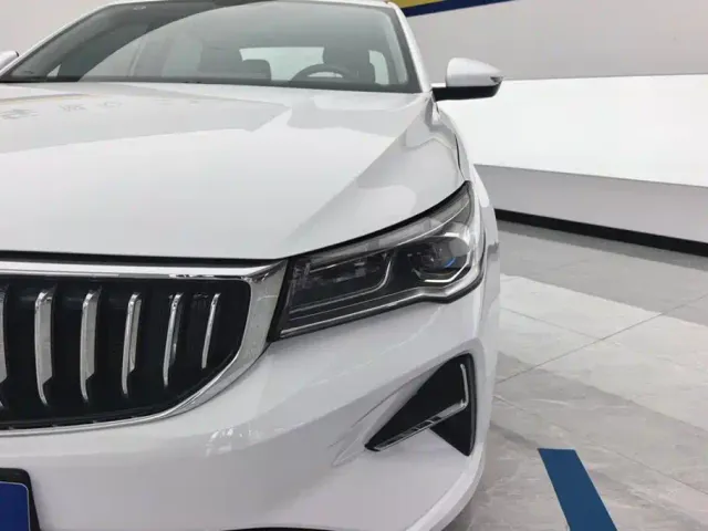 Geely Emgrand — Фото автомобиля 5