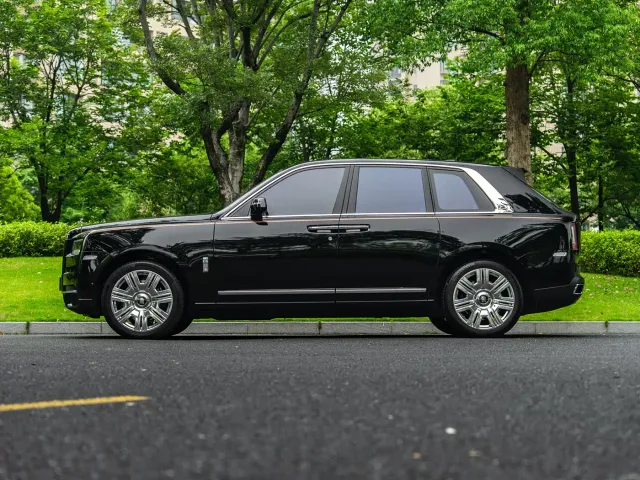 Rolls-Royce Cullinan — Фото автомобиля 5