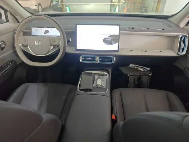 Leapmotor B10 — Фото автомобиля 9
