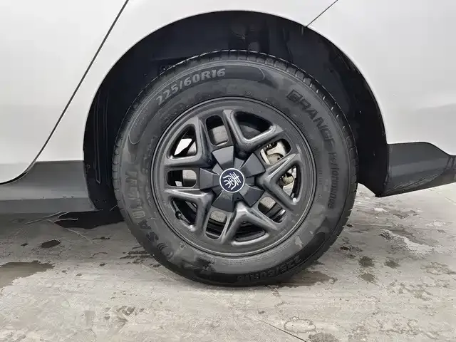 BYD Qin PLUS — Фото автомобиля 12