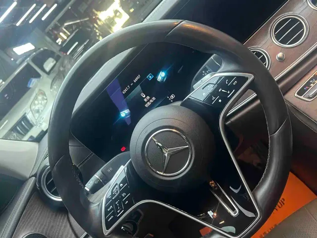 Mercedes-Benz E-Class — Фото автомобиля 11