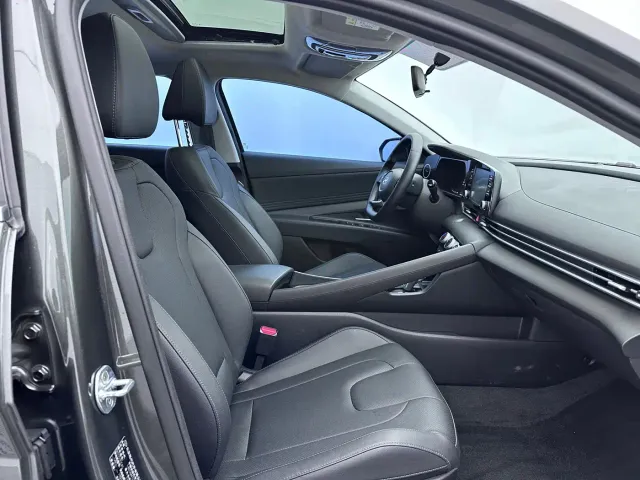 Hyundai Elantra — Фото автомобиля 12