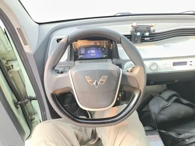 Wuling Hongguang Mini EV — Фото автомобиля 10