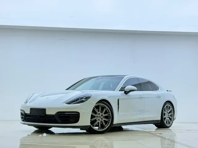 Фотография автомобиля — Porsche Panamera