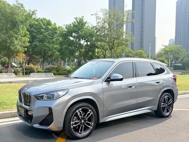 Фотография автомобиля — BMW X1