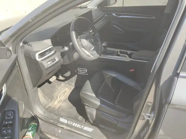 Geely Emgrand — Фото автомобиля 9