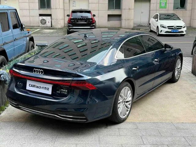 Audi A7L — Фото автомобиля 13