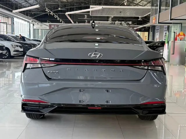 Hyundai Elantra — Фото автомобиля 5