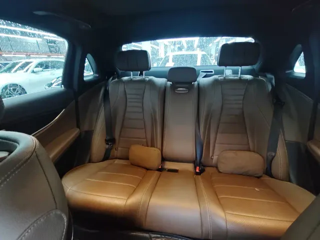Mercedes-Benz E-Class — Фото автомобиля 11