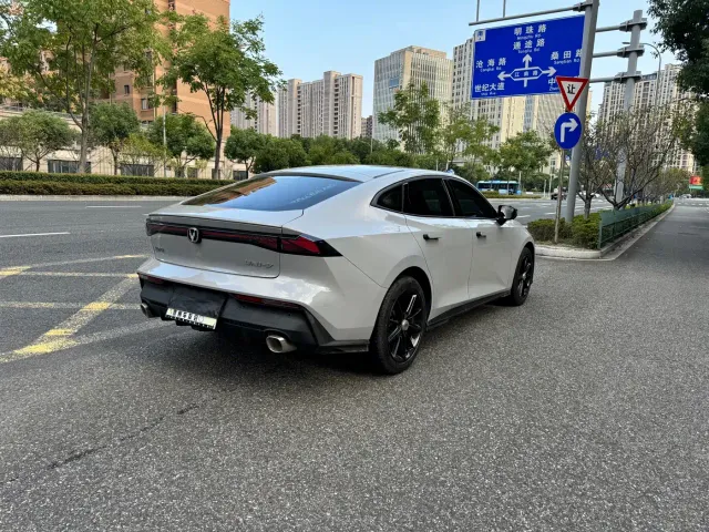 Changan UNI-V — Фото автомобиля 13