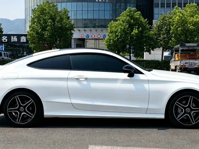 Mercedes-Benz C-Class — Фото автомобиля 10