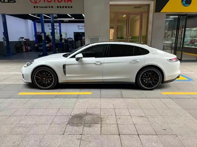 Porsche Panamera — Фото автомобиля 5