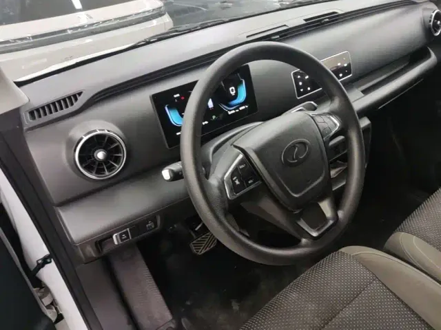 Ruichi New Energy EC75 — Фото автомобиля 10