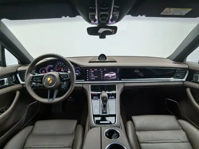 Porsche Panamera — Фото автомобиля 12
