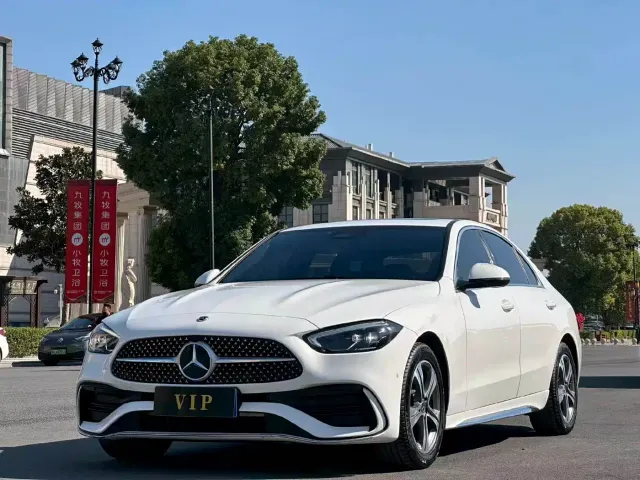 Фотография автомобиля — Mercedes-Benz C-Class