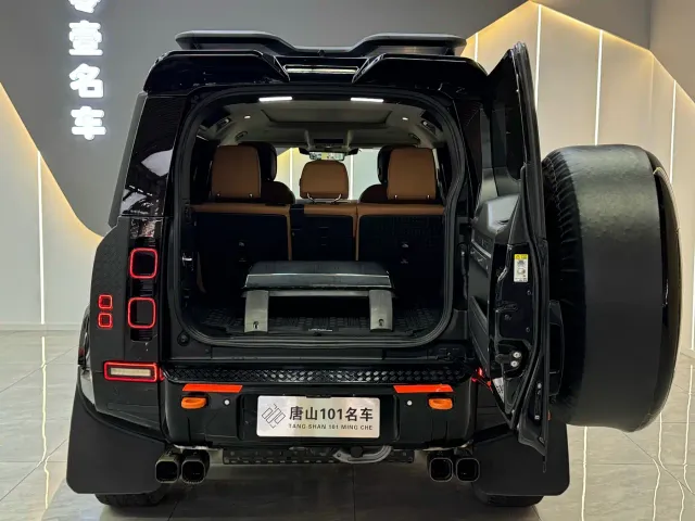 Land Rover Defender — Фото автомобиля 27