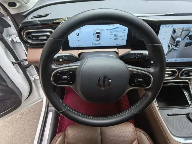 Leapmotor C11 — Фото автомобиля 11