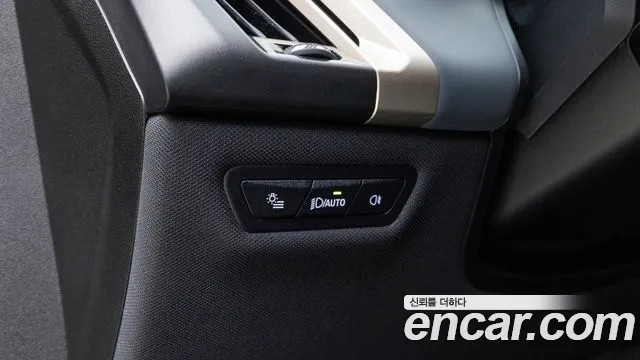 BMW iX — Фото автомобиля 14