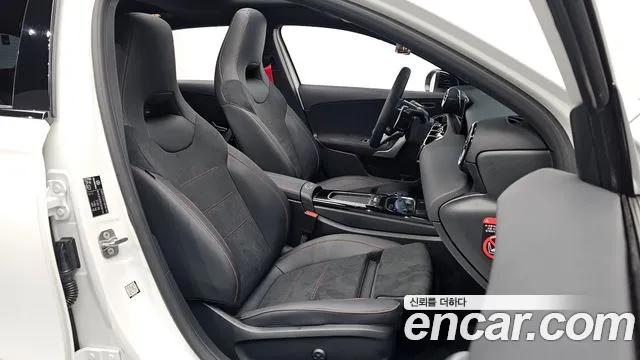 Mercedes-Benz A-Class — Фото автомобиля 11