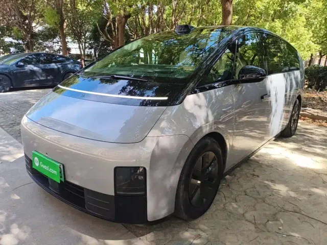 Фотография автомобиля — Li Auto MEGA