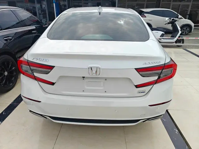 Honda Accord — Фото автомобиля 16