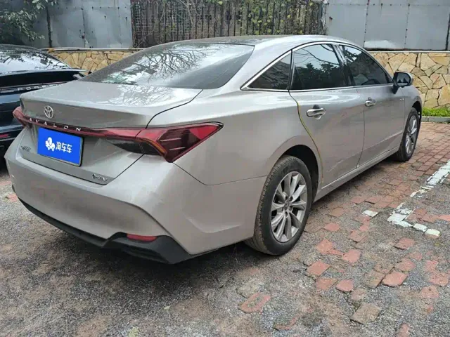 Toyota Avalon — Фото автомобиля 3