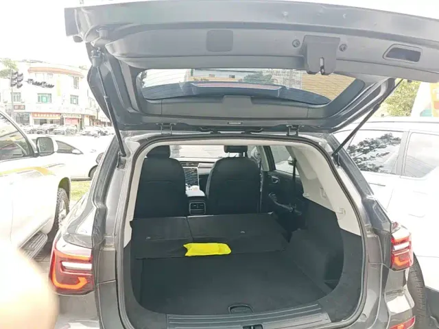 Roewe RX5 — Фото автомобиля 14