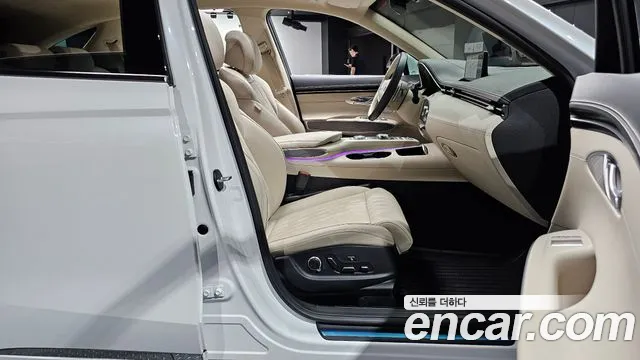 Genesis GV70 2.5T Бензин 2WD — Фото автомобиля 23