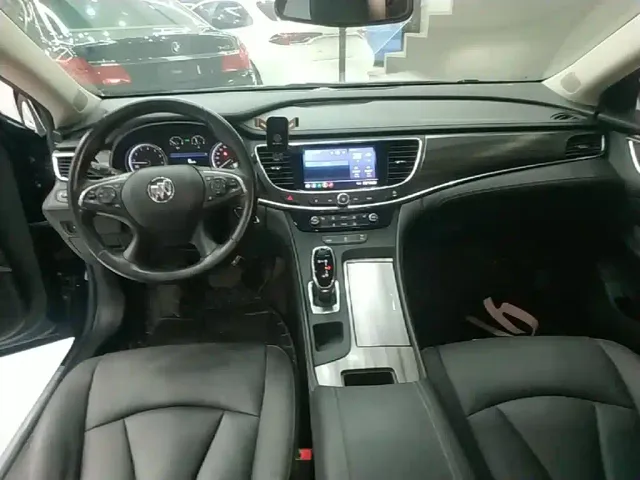 Buick LaCrosse — Фото автомобиля 9