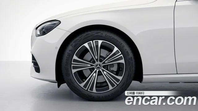 Mercedes-Benz E-Class — Фото автомобиля 5