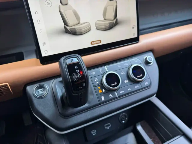 Land Rover Defender — Фото автомобиля 22