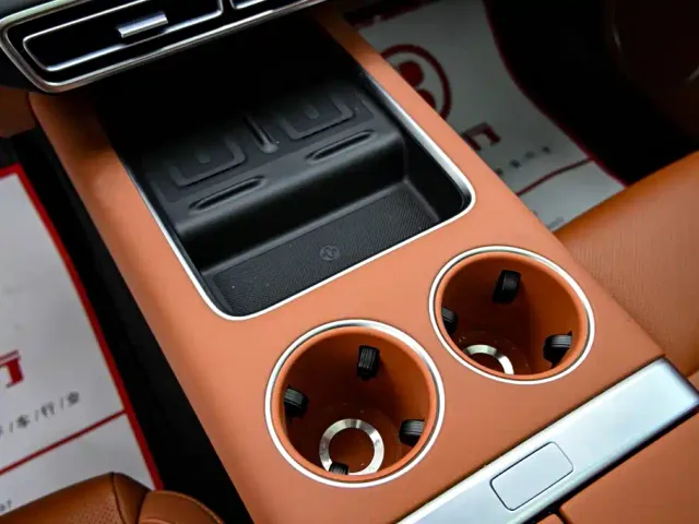 Li Auto L7 — Фото автомобиля 19