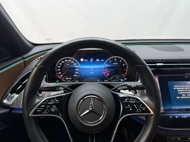 Mercedes-Benz E-Class — Фото автомобиля 7